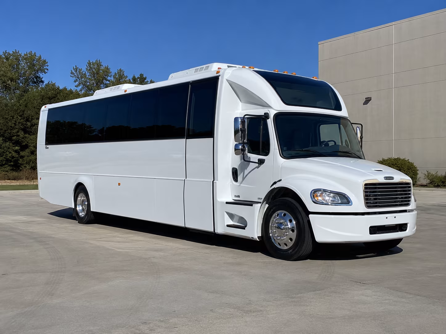 flint 28 passenger party bus