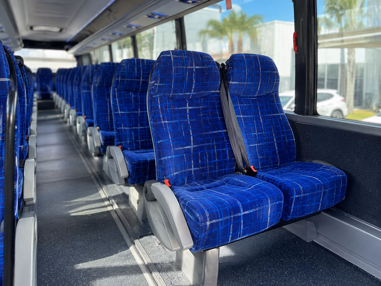 livonia corporate charter bus rentals in livonia