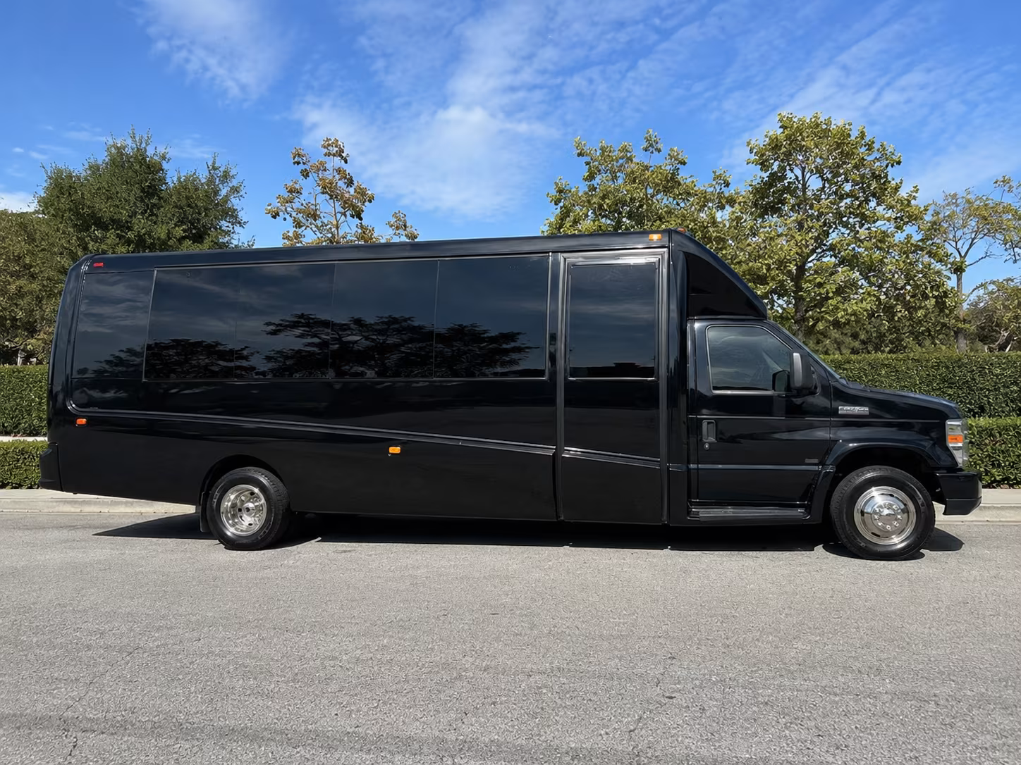 minibus and party bus options for davison and kearsley prom nights