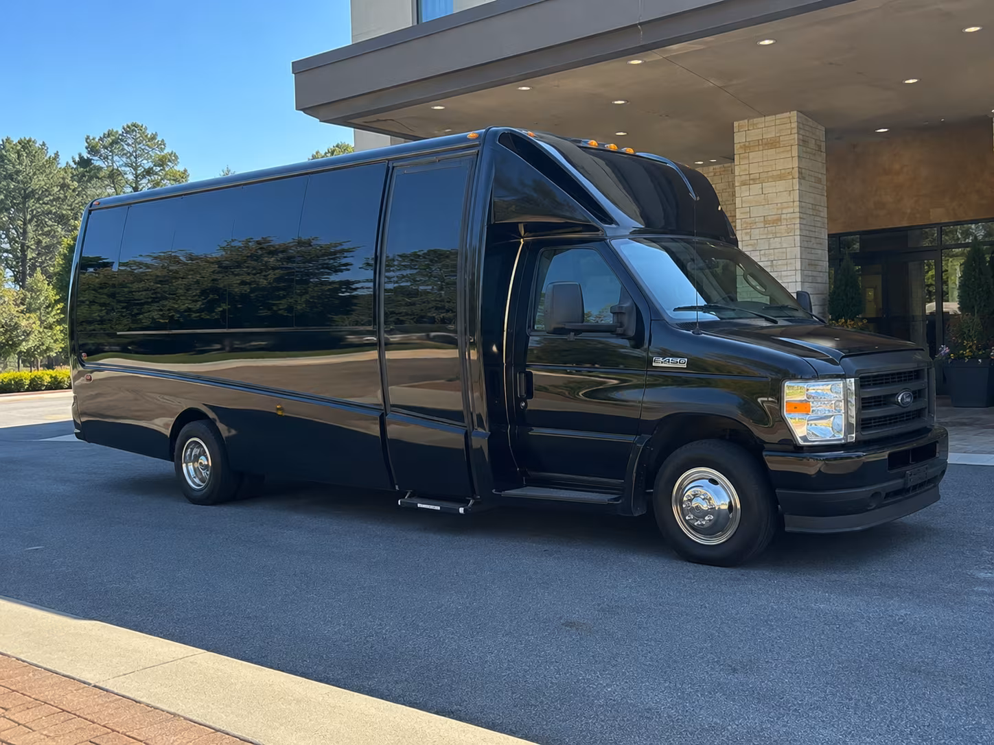 prom bus rentals for flushing swartz creek and western genesee county
